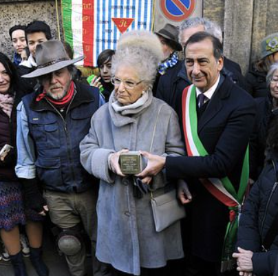 A Milano, finalmente, si inciampa.