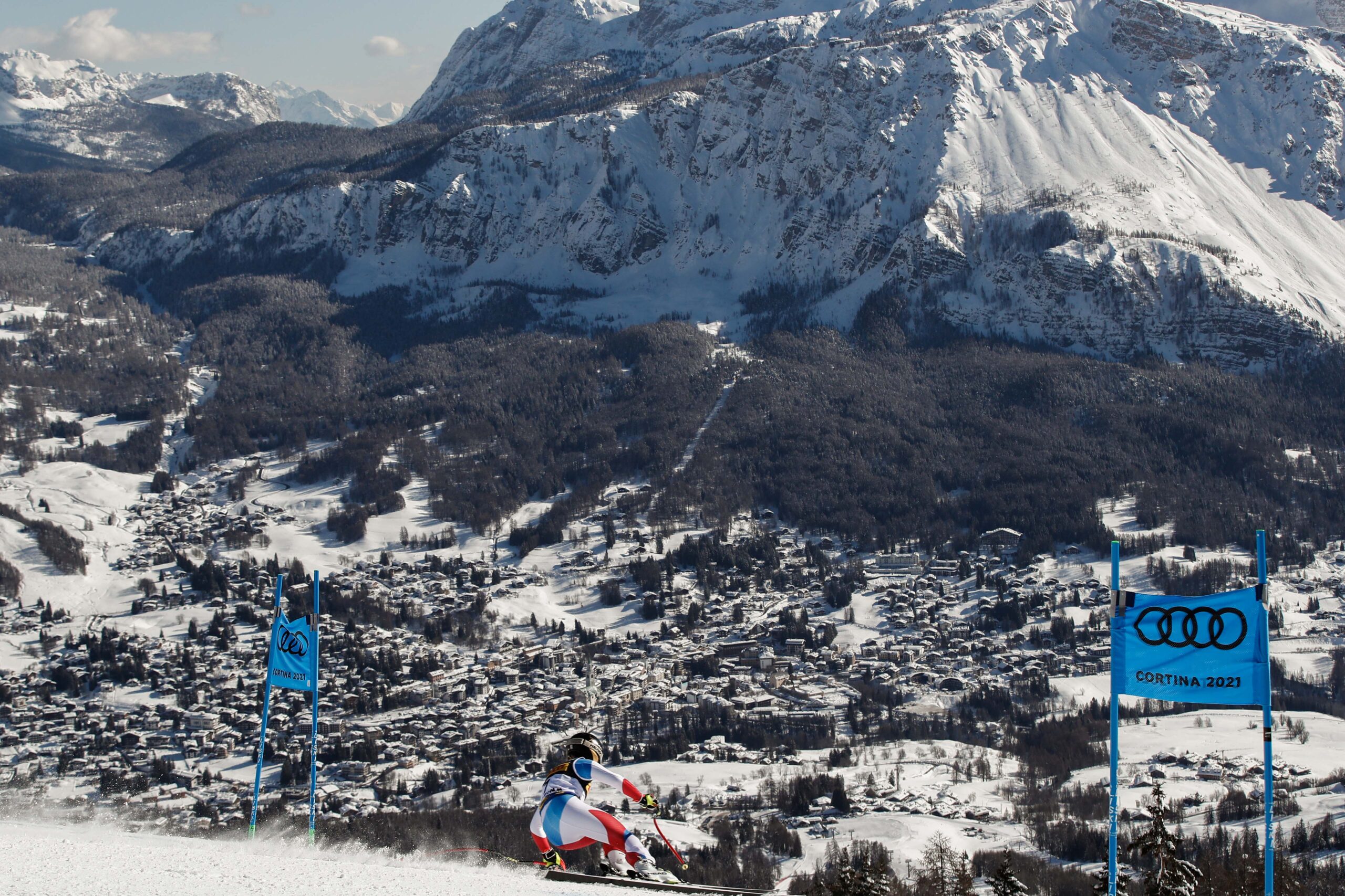 Cortina 2021. Sorridono Svizzera e Austria.